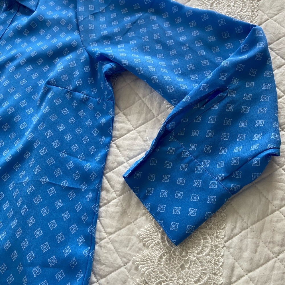 Liz Claiborne Azure and White Patterned Blouse Size LP - Picture 8 of 12